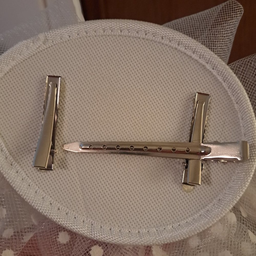 White Facinator With Attached Snood - image 5